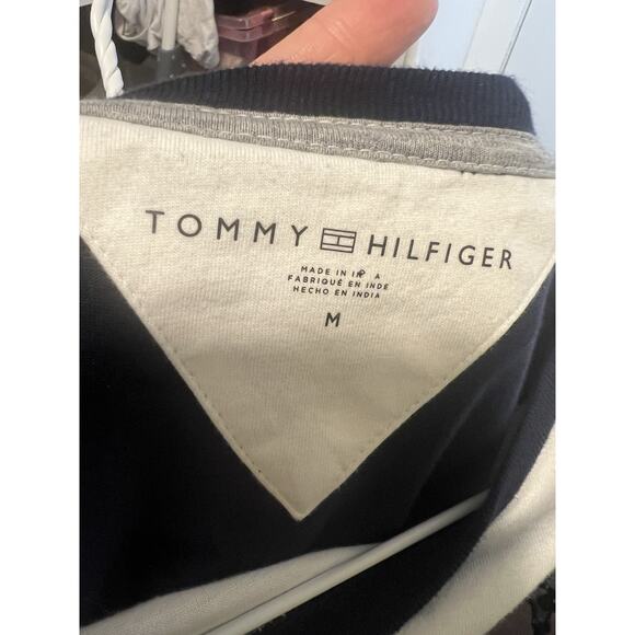 Tommy Hilfiger Men's T-Shirt Size M - Picture 4 of 5